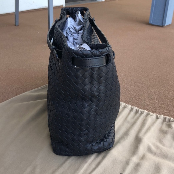 Authentic Bottega Veneta Handbag - Picture 9 of 13